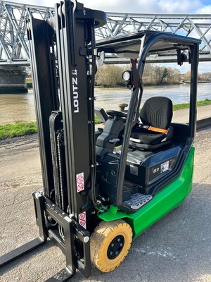 Chariot élévateur électrique CESAB B316II