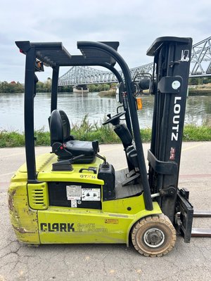 Chariot élévateur électrique Clark GTX16