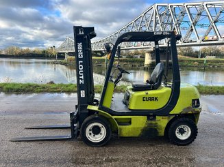 Chariot élévateur diesel Clark CMP25D - 2