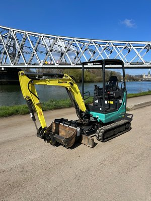Mini pelle sur chenilles Ammann AMX24-2