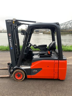 Chariot élévateur électrique Linde E16L-02