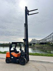 Chariot élévateur diesel Doosan D30GP - 9