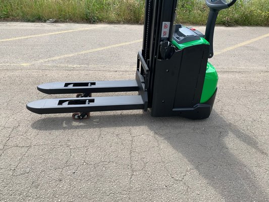 Gerbeur accompagnant CESAB S214L