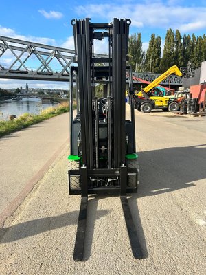 Chariot élévateur électrique CESAB B625II