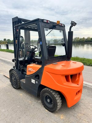 Chariot élévateur diesel Doosan D30GP