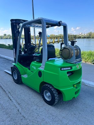 Chariot élévateur gaz CESAB M325GV