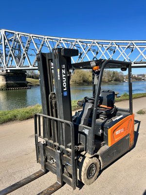 Chariot élévateur électrique Doosan B18T-7