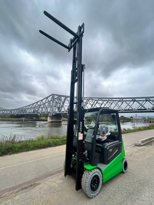 Chariot élévateur électrique CESAB B625II