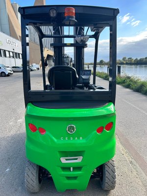 Chariot élévateur électrique CESAB B630II