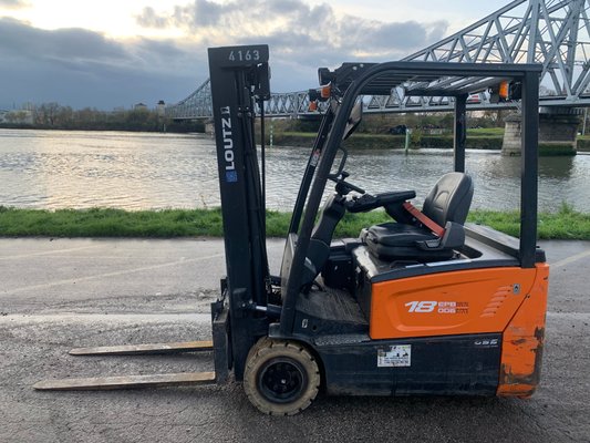 Chariot élévateur électrique Doosan B18T-7