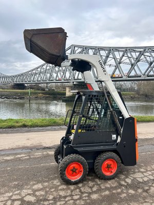 Mini chargeuse sur pneus Bobcat S70