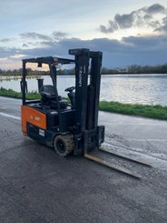 Chariot élévateur électrique Doosan B18T-7 - 12