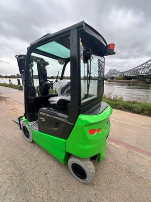 Chariot élévateur électrique CESAB B625II