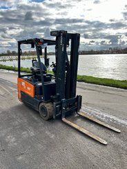 Chariot élévateur électrique Doosan B18T-7 - 13