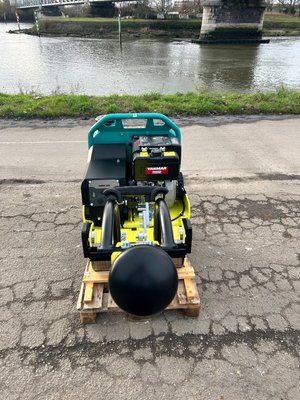 Compacteur à main / plaque vibrante Ammann ARW65DY