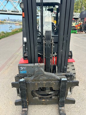 Chariot élévateur électrique EP Equipment EFL352