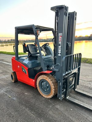 Chariot élévateur électrique HEILI CPD35-GB2LI-S
