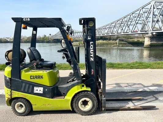 Chariot élévateur gaz Clark C18L