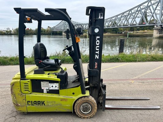 Chariot élévateur électrique Clark GTX16