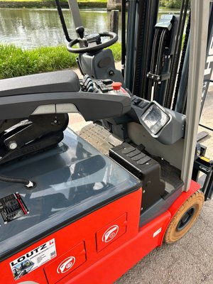 Chariot élévateur électrique Heli CPD16SQ-A2LIG3-M