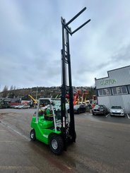 Chariot élévateur frontal 4 roues CESAB M320GV - 9