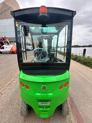 Chariot élévateur électrique CESAB B625II