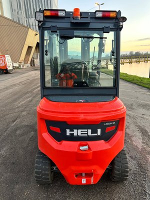 Chariot élévateur électrique Heli CPD35