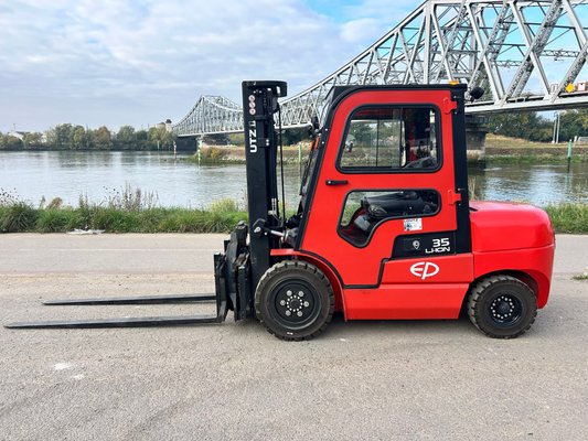 Chariot élévateur électrique EP Equipment EFL352