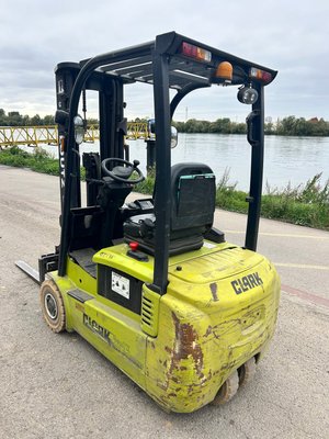 Chariot élévateur électrique Clark GTX16