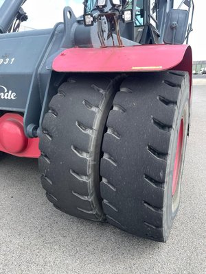 Chariot porte conteneurs vide Linde C4531