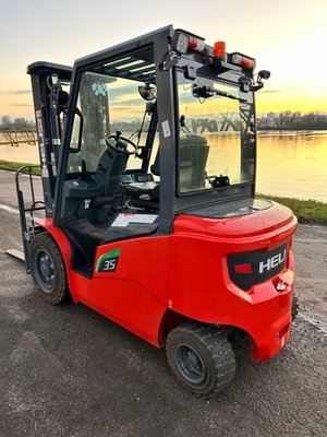 Chariot élévateur électrique Heli CPD35