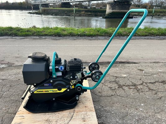 Compacteur à main / plaque vibrante - APF 1250