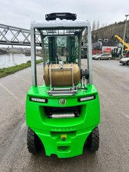 Chariot élévateur frontal 4 roues CESAB M320GV - 15