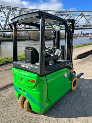 Chariot élévateur électrique CESAB B316II
