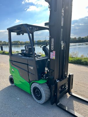 Chariot élévateur électrique CESAB B630II