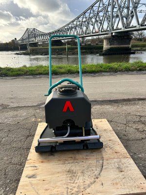 Compacteur à main / plaque vibrante Ammann APF 1250