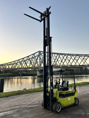 Chariot élévateur électrique Clark CEM 20S / N