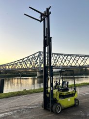 Chariot élévateur électrique Clark CEM 20S / N - 4