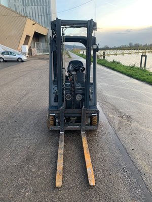 Chariot élévateur électrique Linde E16-01