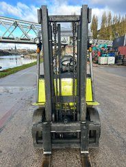 Chariot élévateur diesel Clark CMP25D - 9