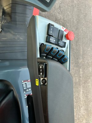 Chariot élévateur électrique Heli CPD35