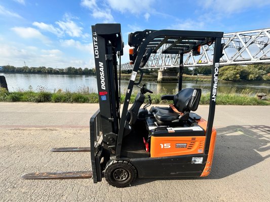 Chariot élévateur électrique Doosan B15T-7