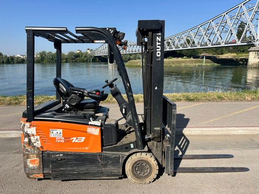 Chariot élévateur électrique Doosan B18T-7