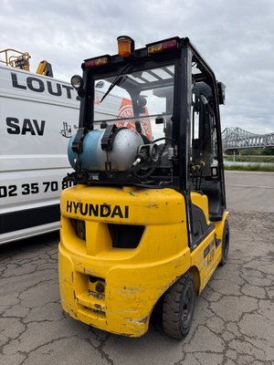 Chariot élévateur gaz Hyundai 18L7M