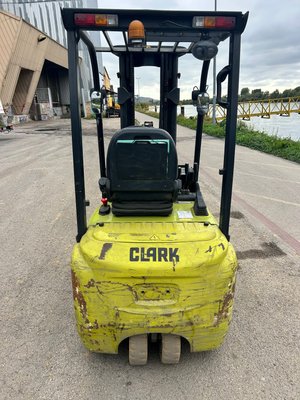 Chariot élévateur électrique Clark GTX16