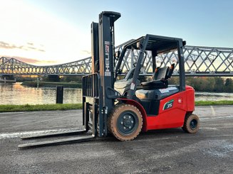 Chariot élévateur électrique HEILI CPD35-GB2LI-S - 1