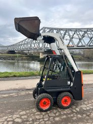 Mini chargeuse sur pneus Bobcat S70 - 5