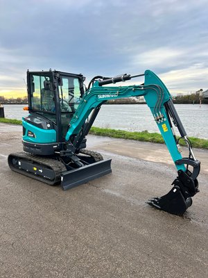 Mini pelle sur chenilles Sunward SWE25UF