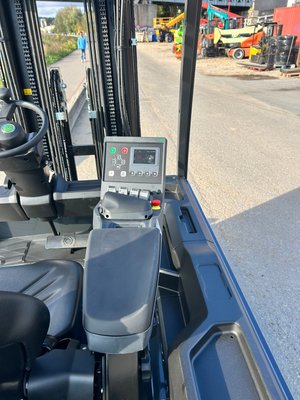 Chariot élévateur électrique CESAB B630II