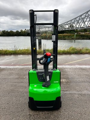 Gerbeur électrique CESAB S212L-